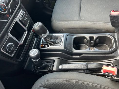 Used 2020 Jeep Wrangler Unlimited Sport AWD/4WD image 35