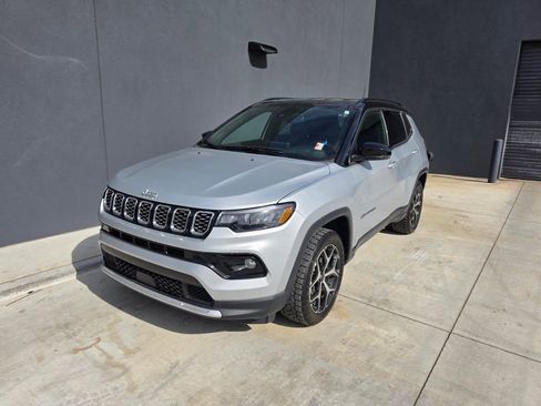 Used 2025 Jeep Compass Limited image 1