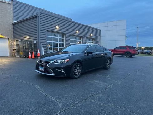 Used 2016 Lexus ES 350 w/ Navigation System Package FWD image 1