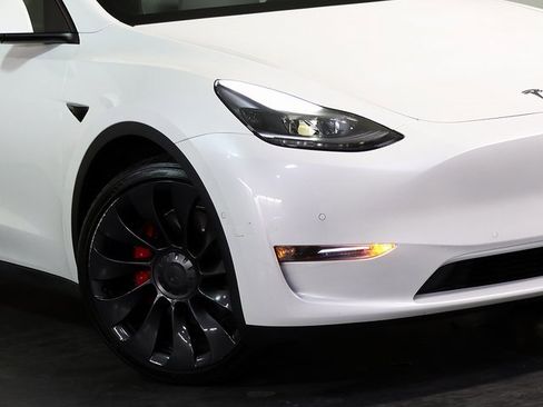 Used 2022 Tesla Model Y Performance image 8
