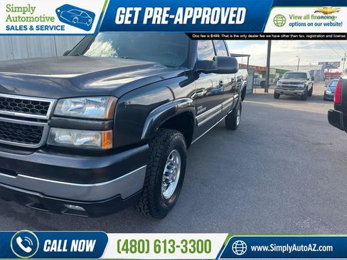 Used 2005 Chevrolet Silverado 2500 LT w/ Heavy-Duty Power Package RWD image 3
