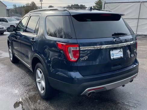 Used 2017 Ford Explorer XLT w/ Equipment Group 202A image 6