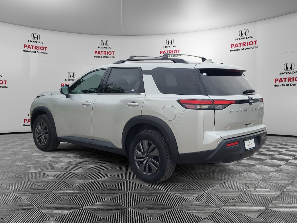 Used 2024 Nissan Pathfinder SV AWD/4WD image 3