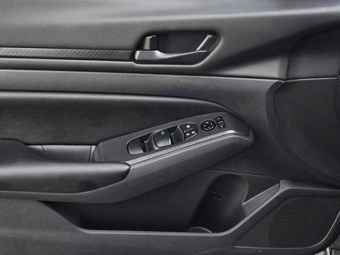 Certified 2025 Nissan Altima 2.5 S image 16