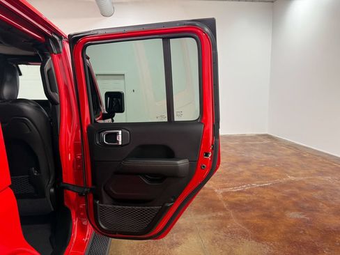 Used 2024 Jeep Wrangler Unlimited Sahara w/ Safety Group AWD/4WD image 60