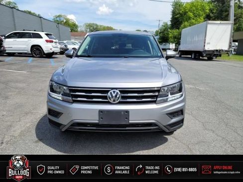 Used 2021 Volkswagen Tiguan SE w/ Panoramic Sunroof Package AWD/4WD image 2