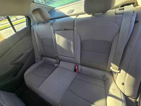 Used 2018 Chevrolet Cruze LT FWD image 12