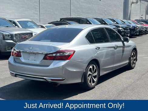 Used 2017 Honda Accord EX image 7