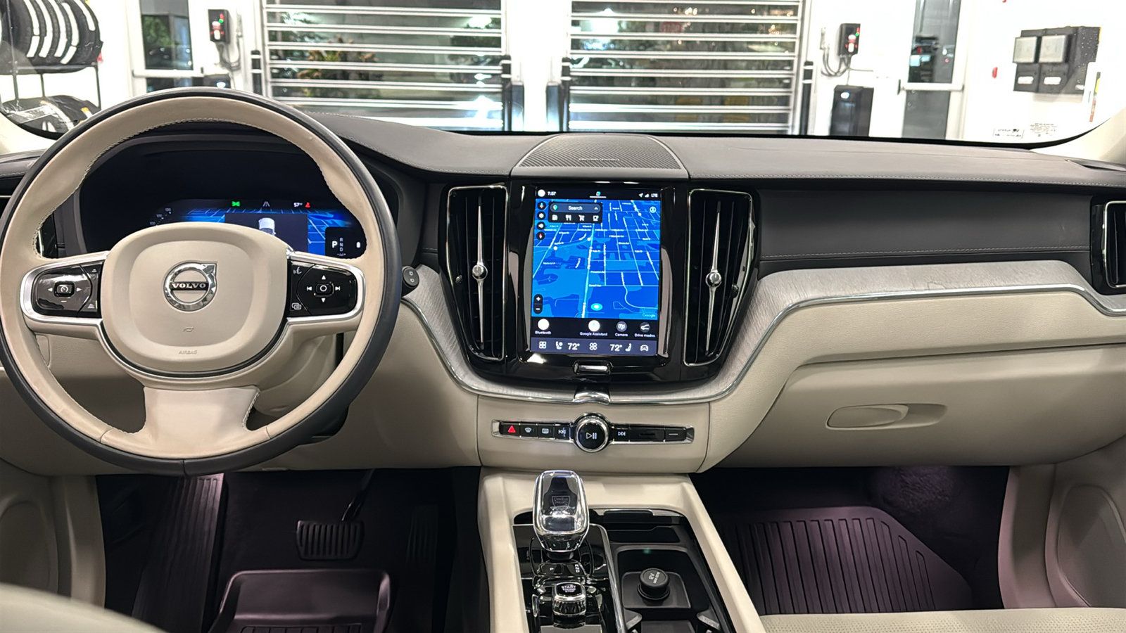 Used 2024 Volvo XC60 B5 Ultimate w/ Protection Package Premier AWD/4WD image 11