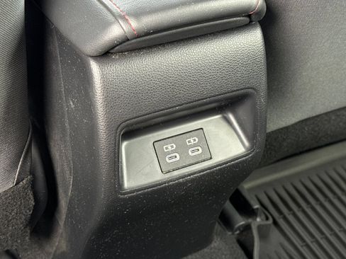 Used 2025 Toyota Corolla SE FWD image 14