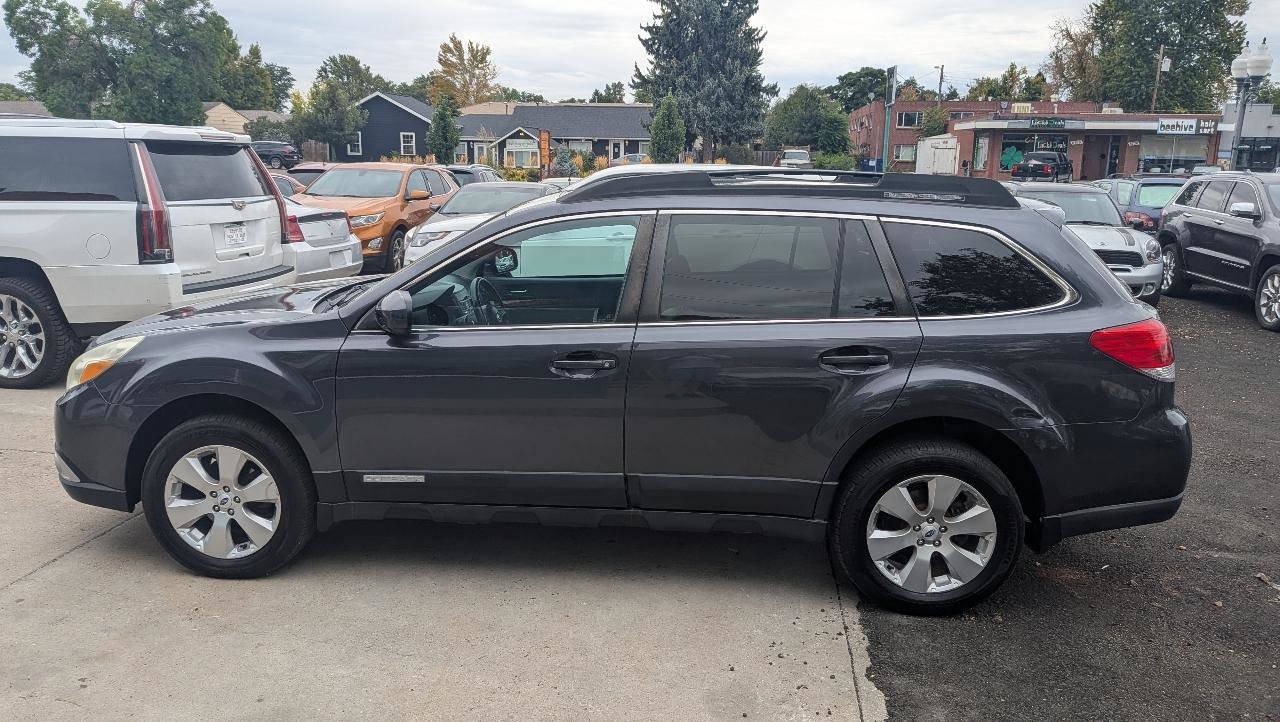 Used 2011 Subaru Outback 2.5i Limited AWD/4WD image 8