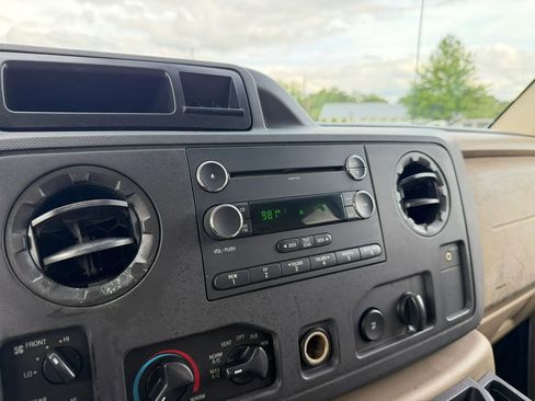 Used 2012 Ford E-350 and Econoline 350 XLT RWD image 12