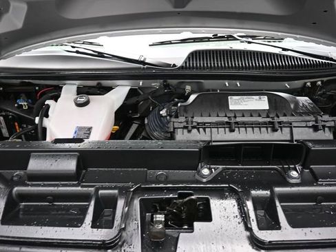 Used 2024 Chevrolet Express 3500 image 27