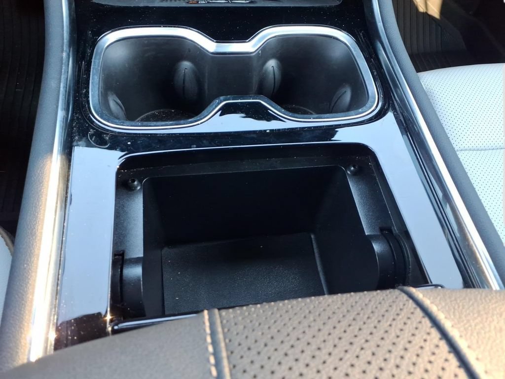 Used 2025 Chevrolet Traverse High Country w/ LPO, Floor Liner Package AWD/4WD image 25