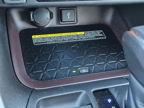 Used 2021 Toyota RAV4 Limited image 43