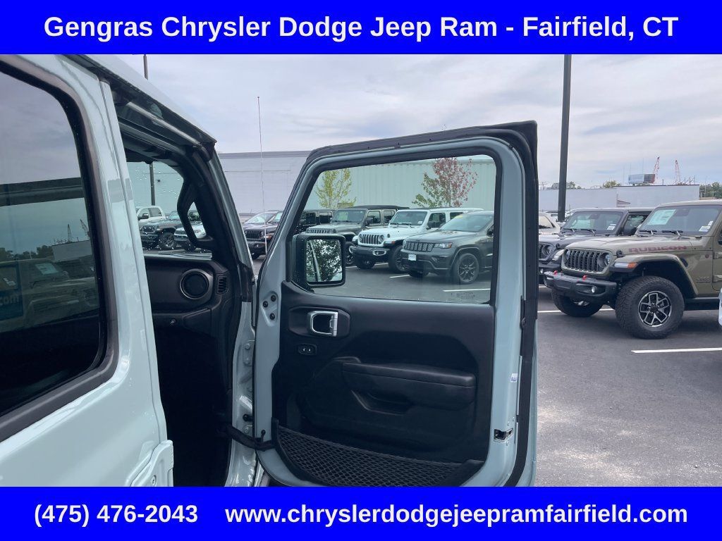 Used 2023 Jeep Wrangler Unlimited w/ Sun & Screen Package AWD/4WD image 20