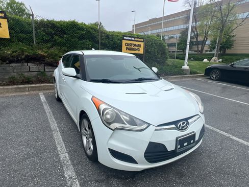 Used 2014 Hyundai Veloster FWD image 4
