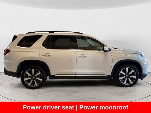 Used 2023 Honda Pilot Touring image 7