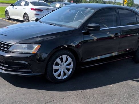 Used 2017 Volkswagen Jetta S FWD image 4