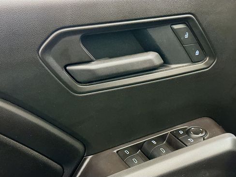 Used 2025 Chevrolet Colorado Trail Boss image 15