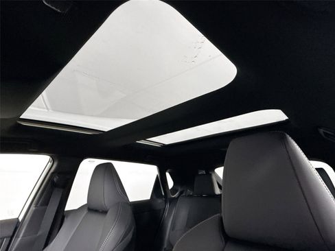 Used 2024 Toyota bZ4X XLE image 6