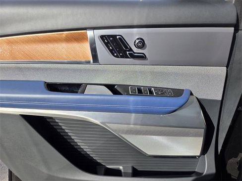 New 2026 Cadillac Vistiq Premium Luxury w/ LPO, Floor Liner Package image 19