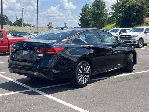 Used 2026 Nissan Altima 2.5 SV AWD/4WD image 3