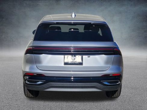 New 2025 Lincoln Nautilus Premier image 6