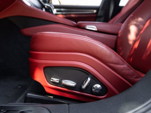 Certified 2020 Porsche Panamera GTS image 22