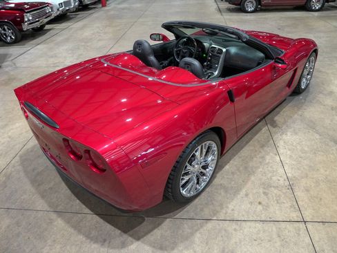 Used 2005 Chevrolet Corvette Convertible w/ Preferred Equipment Group RWD image 17