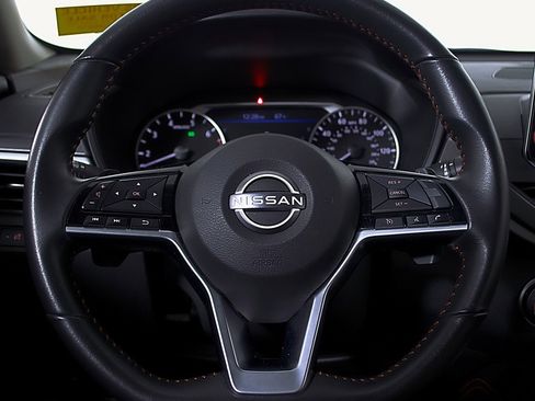 Used 2023 Nissan Altima 2.5 SR image 23