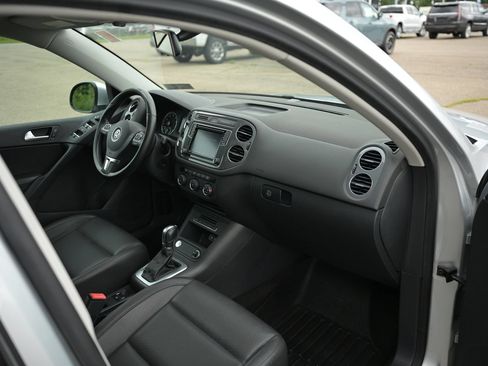 Used 2017 Volkswagen Tiguan Wolfsburg Edition AWD/4WD image 44