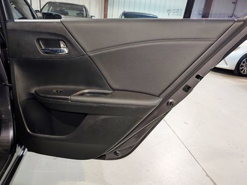 Used 2016 Honda Accord EX-L image 22