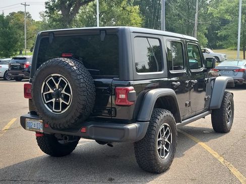 Used 2026 Jeep Wrangler Unlimited Rubicon AWD/4WD image 4