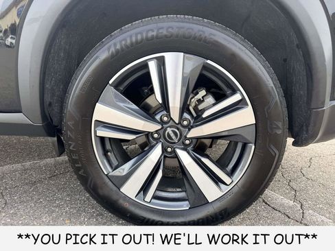 Used 2024 Nissan Rogue SL AWD/4WD image 11
