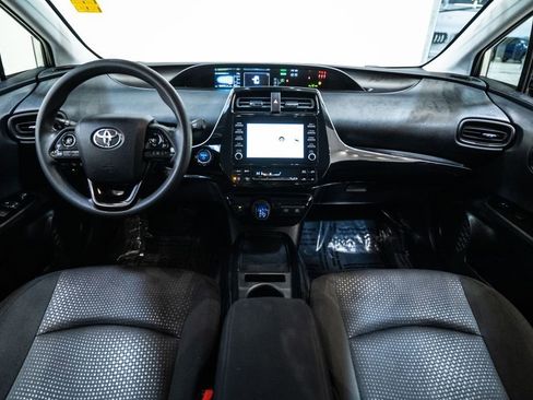 Used 2020 Toyota Prius LE image 11