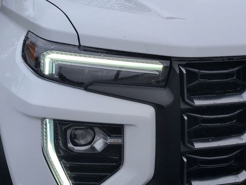 Certified 2025 GMC Canyon AT4 w/ AT4 Premium Package image 17