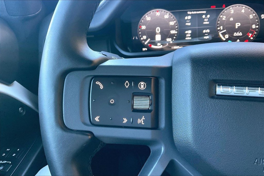 Used 2026 Land Rover Defender 110 X-Dynamic SE AWD/4WD image 12