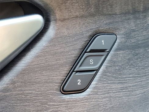 Certified 2024 Jeep Grand Cherokee L Limited w/ Luxury Tech Group II image 22