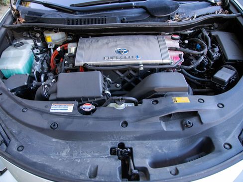 Used 2018 Toyota Mirai FWD image 32