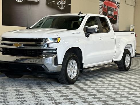 Used 2020 Chevrolet Silverado 1500 LT w/ Trailering Package AWD/4WD image 8
