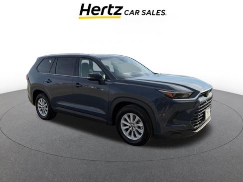 Used 2025 Toyota Grand Highlander LE image 1