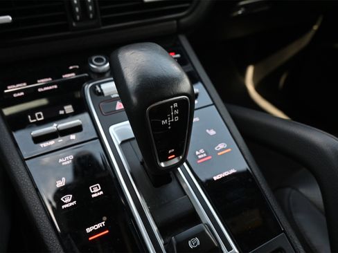 Used 2019 Porsche Cayenne image 14
