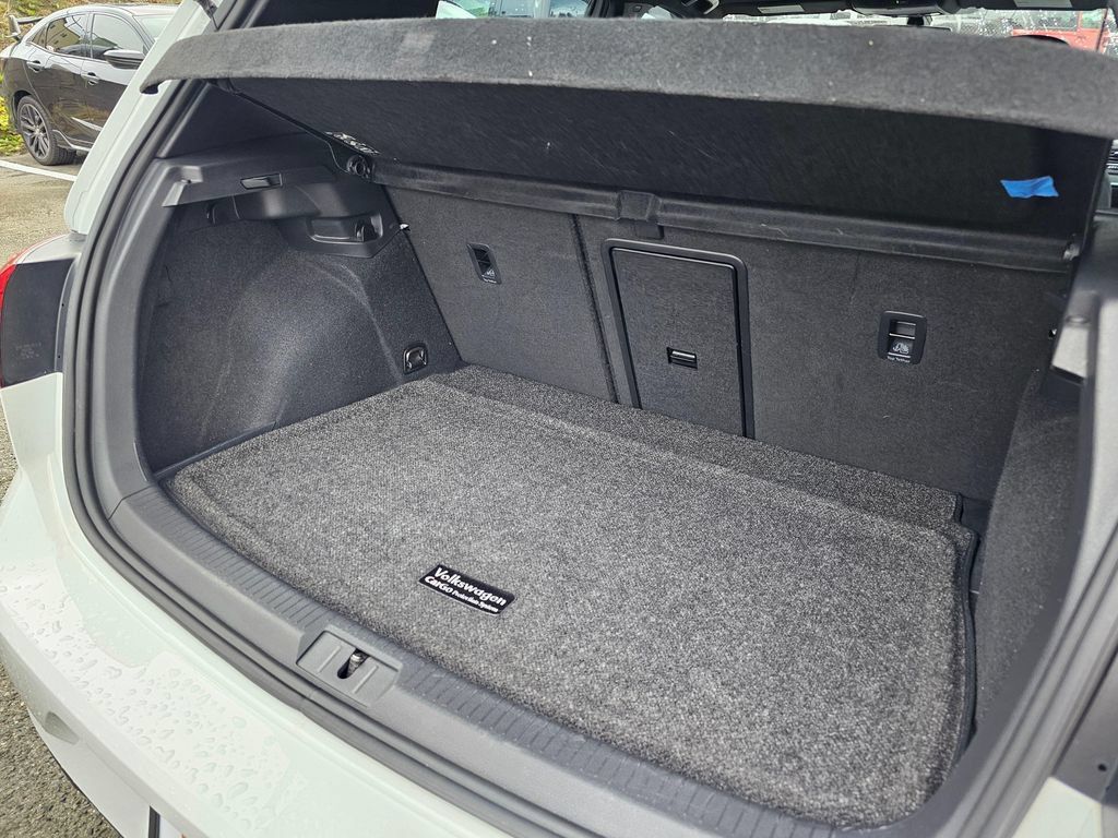 Used 2020 Volkswagen Golf 4-Door FWD image 14