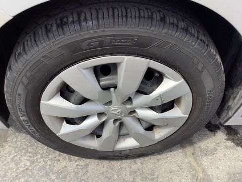 Used 2016 Toyota Corolla LE FWD image 23