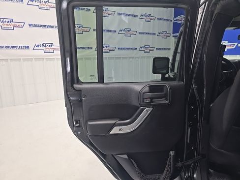 Used 2012 Jeep Wrangler Unlimited Sahara w/ Dual Top Group image 18