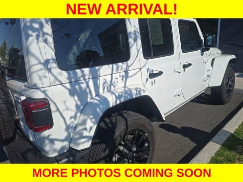 Used 2024 Jeep Wrangler Unlimited Sahara AWD/4WD image 7