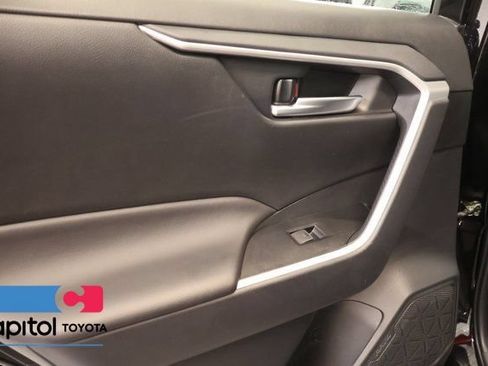 Used 2025 Toyota RAV4 XLE AWD/4WD image 29