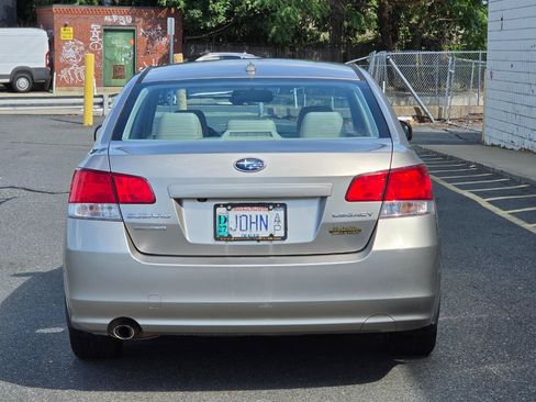 Used 2014 Subaru Legacy 2.5i Limited AWD/4WD image 6