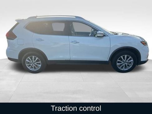 Used 2017 Nissan Rogue SV image 7